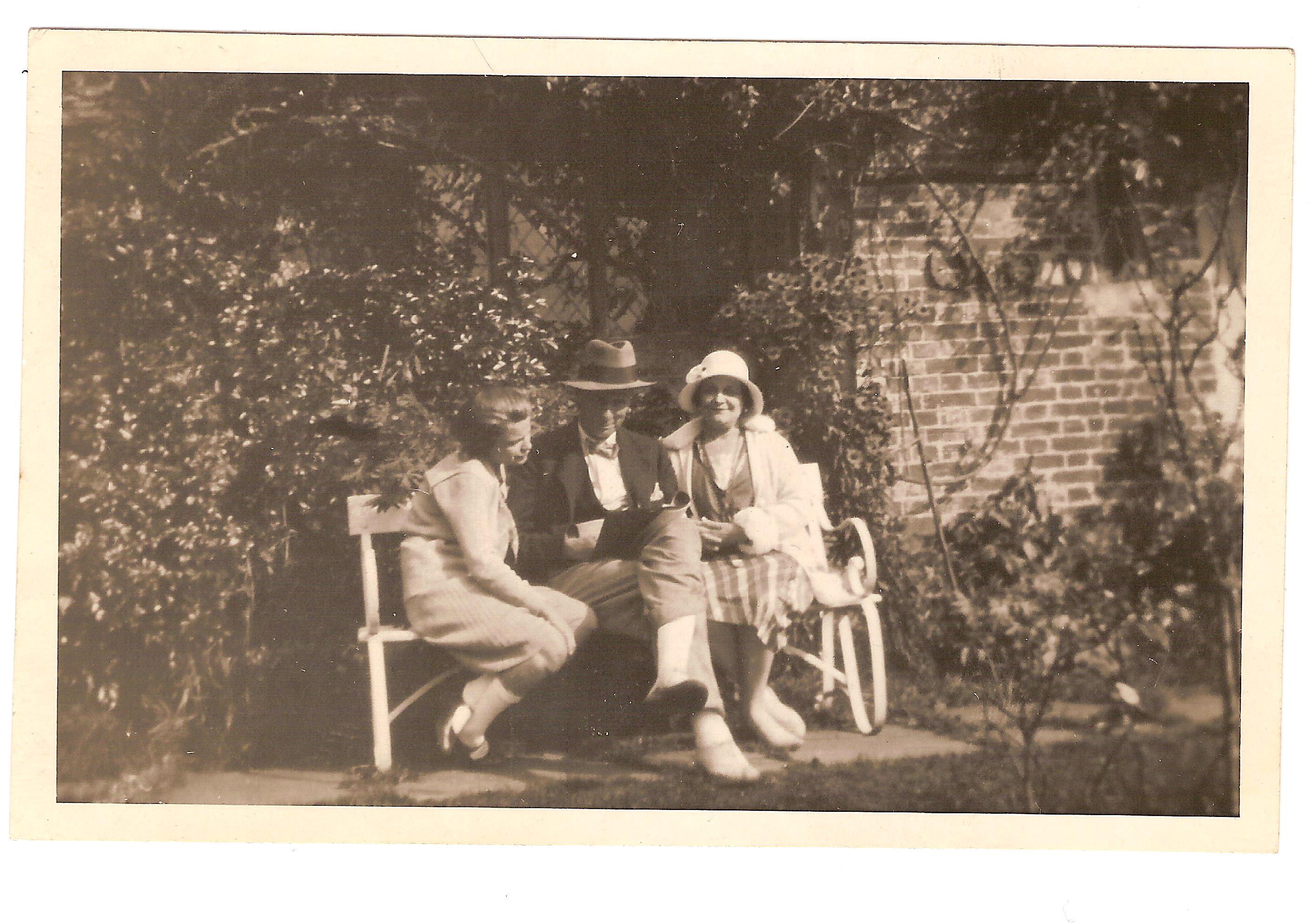 Yvonne, Norman and Adine O'Neill, Losely 1930