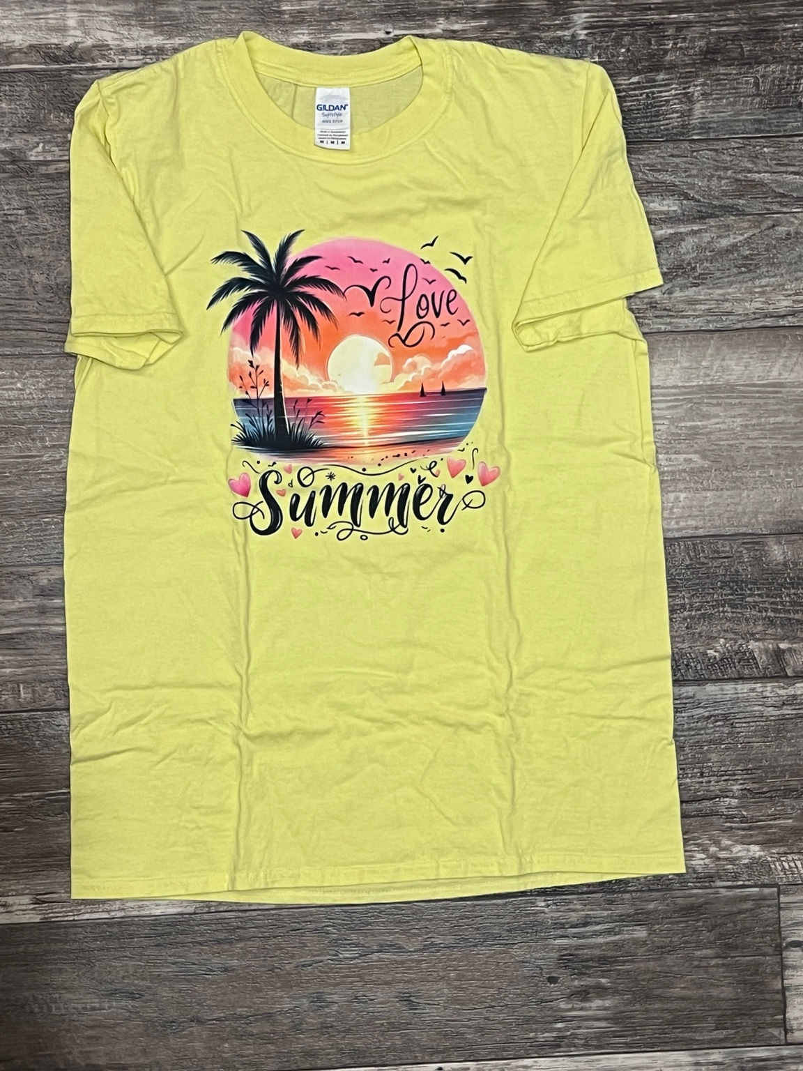 Love Summer Sunset Graphic T-Shirt – Size M
