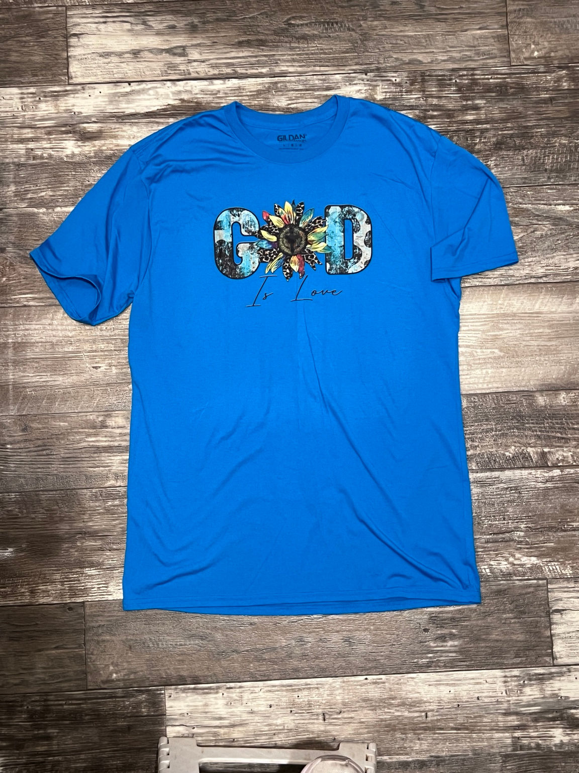 God Is Love Sunflower Graphic T-Shirt – Size L