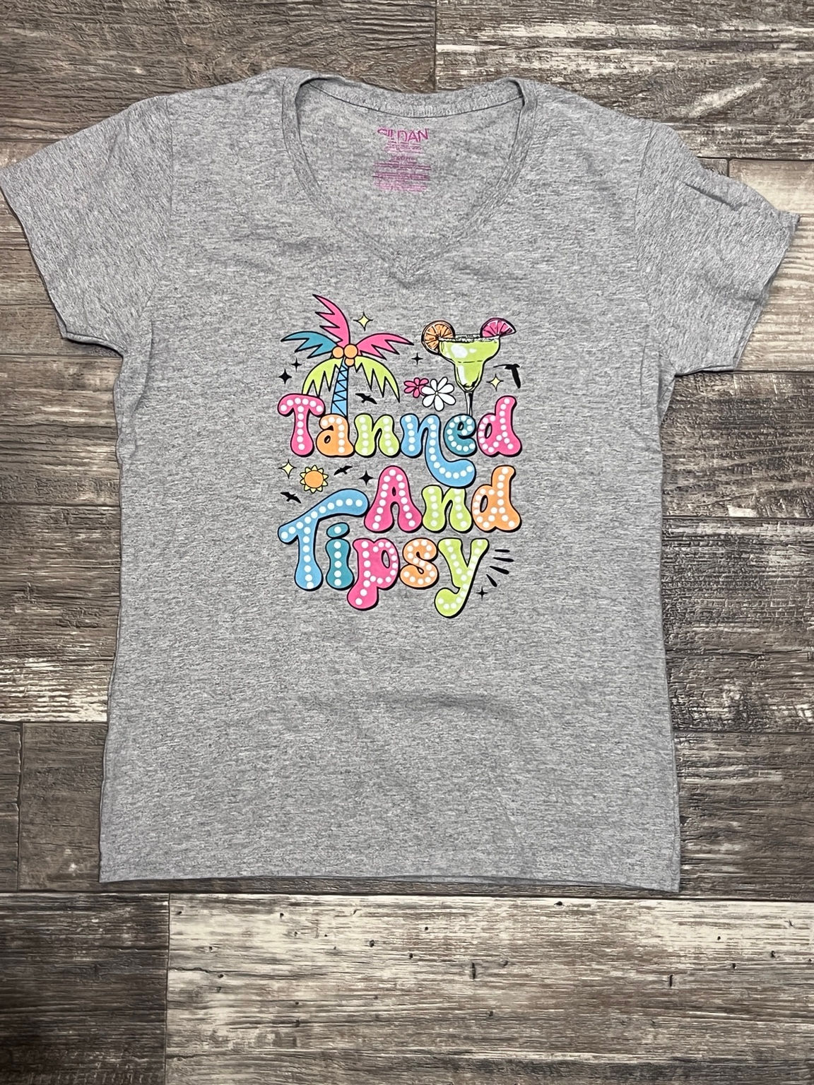 Tanned and Tipsy Tropical Graphic T-Shirt – Size M