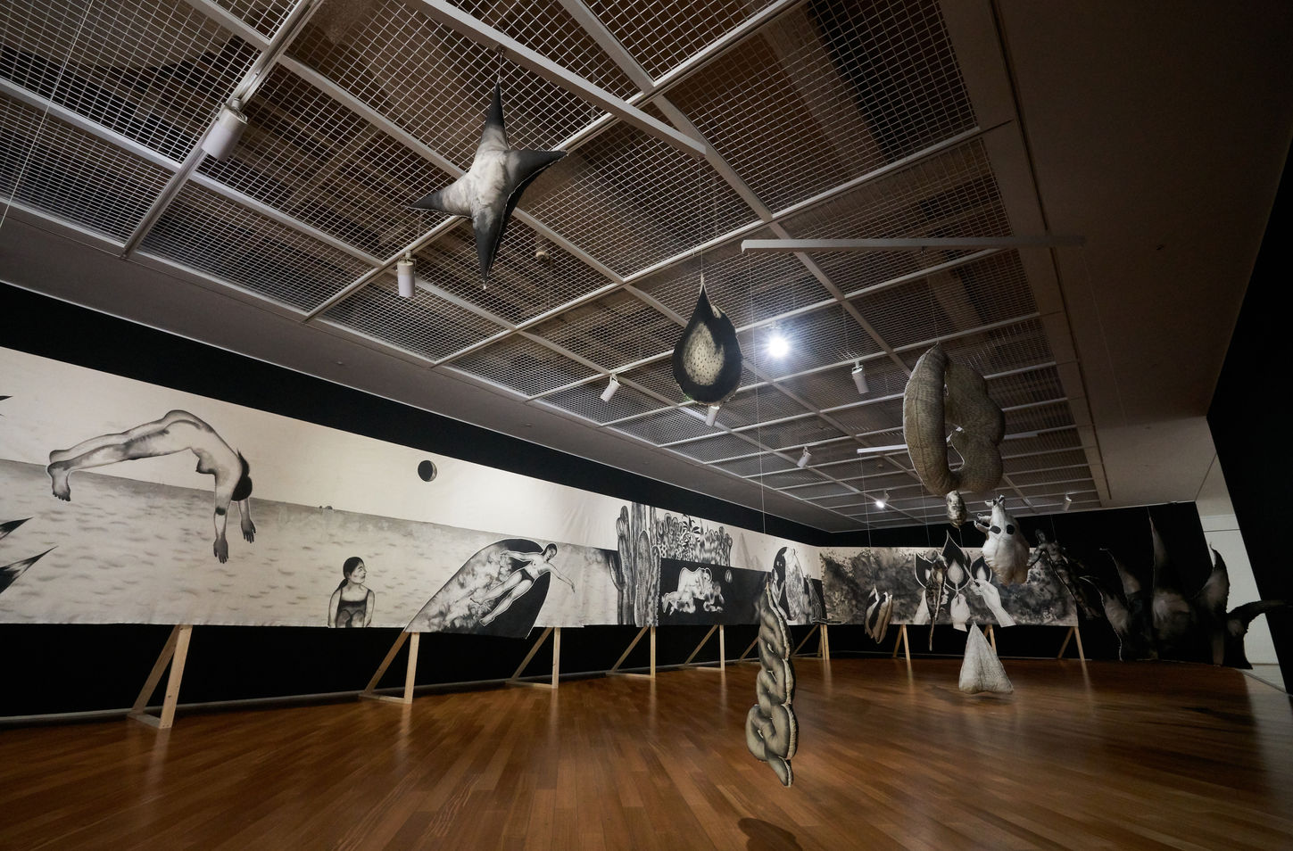 Unfamiliar Wave 낯선파동 
Songeun Artcube
2019