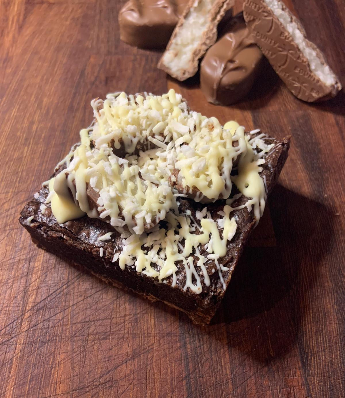 BOUNTY MILK CHOCOLATE BROWNIE