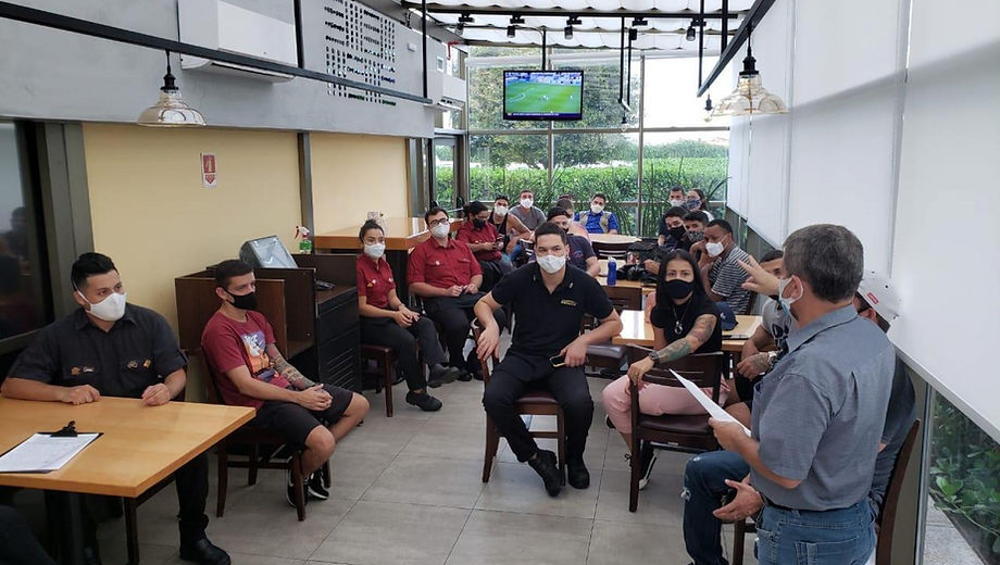 Sindicato faz assembleia no Outback de Votorantin e de São Roque para decidir sobre gorjeta