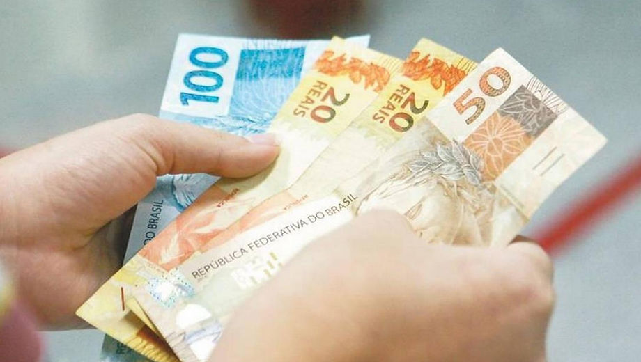 Dieese: Salário mínimo deveria ter sido R$ 5.289,53 em novembro