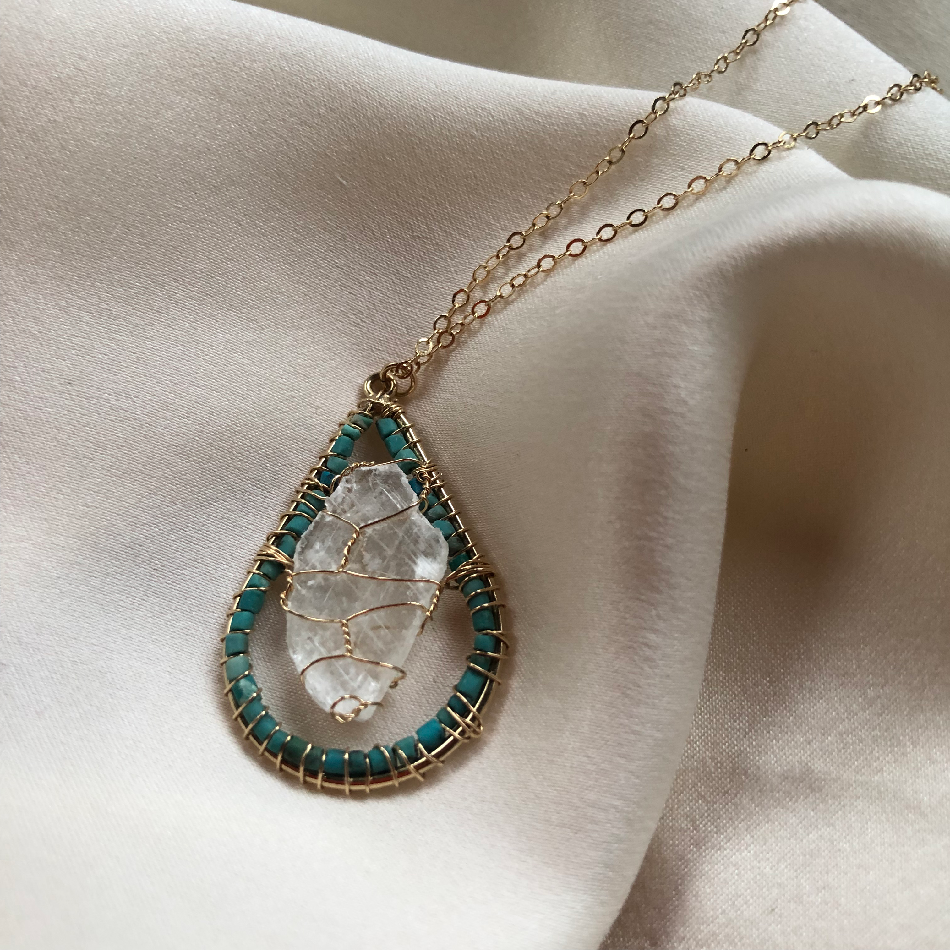 crystal jewelery, crystal healing, crystals koh chang, reiki koh chang, crystals thailand