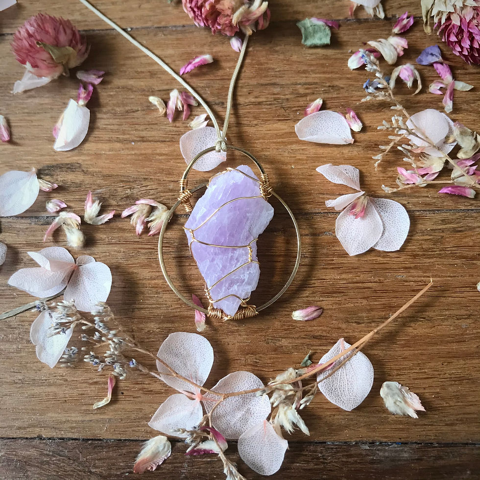 kunzite, crystal healing, crystal jewelery, crystal shop shanghai, reiki jewelery, vibereition