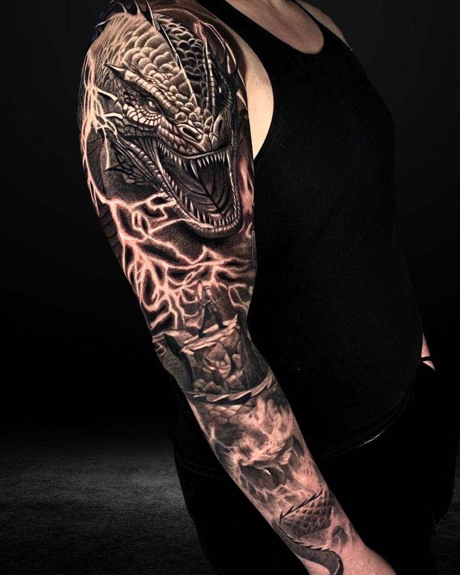 large scale tattoo full sleeve black and grey edson cano