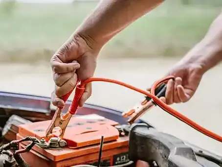 ¿Cómo cargar la batería de tu carro?
