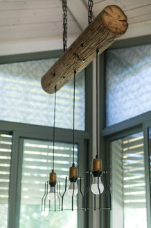 אורלי בסודו. עיצוב פנים. קיימות בעיצוב הבית. מיחזור. עיצוב גופי תאורה. עיצוב פינת אוכל. הלבשת הבית. שיפוץ. תאורה בבית. תאורה בפינת האוכל