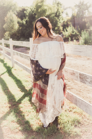 Maternity photoshoot, pregnancy, maternity photographer, country western maternity, Rolling Hills
