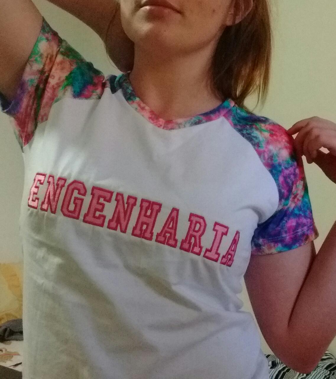 Camiseta bordada Engenharia