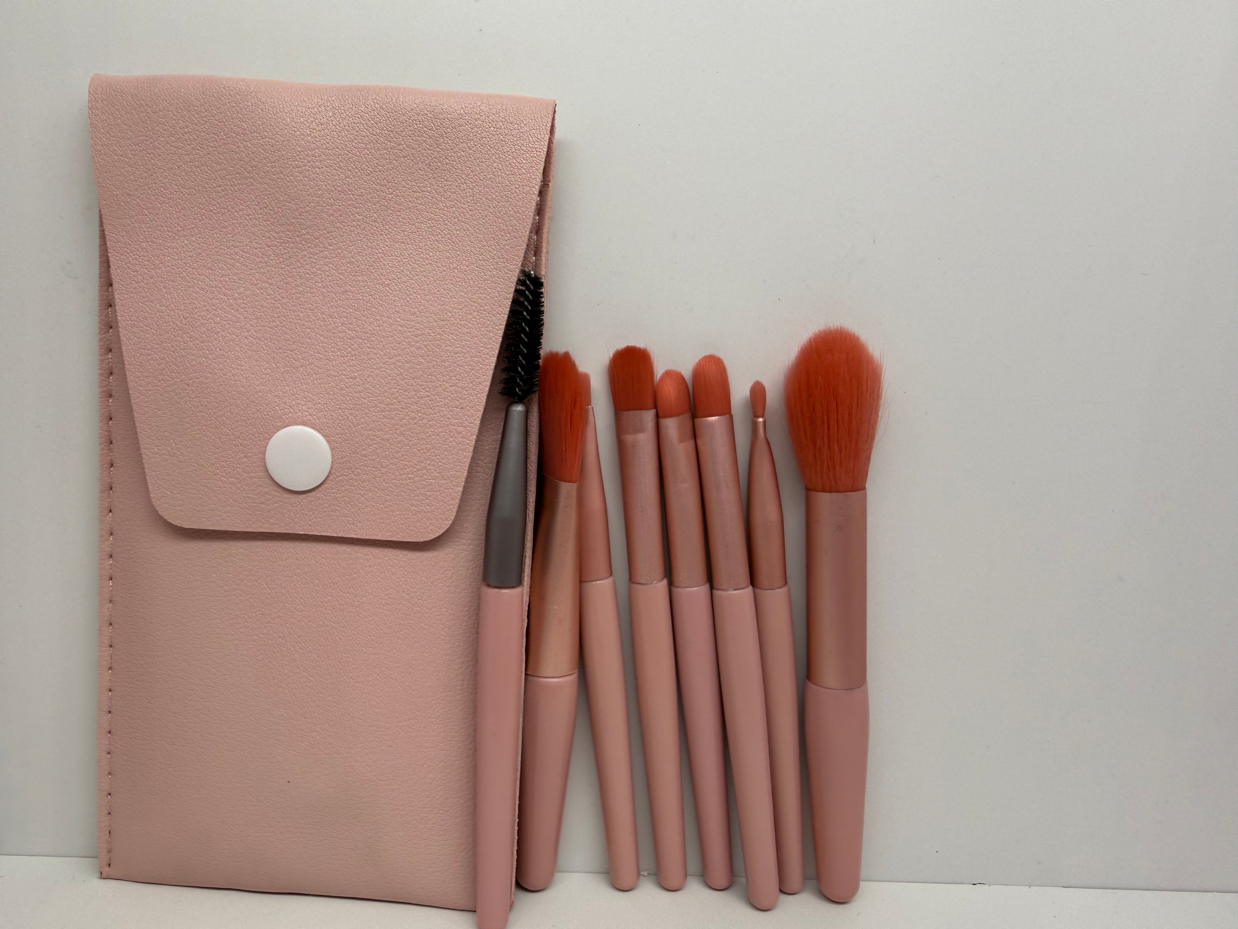 Makeup brushes 