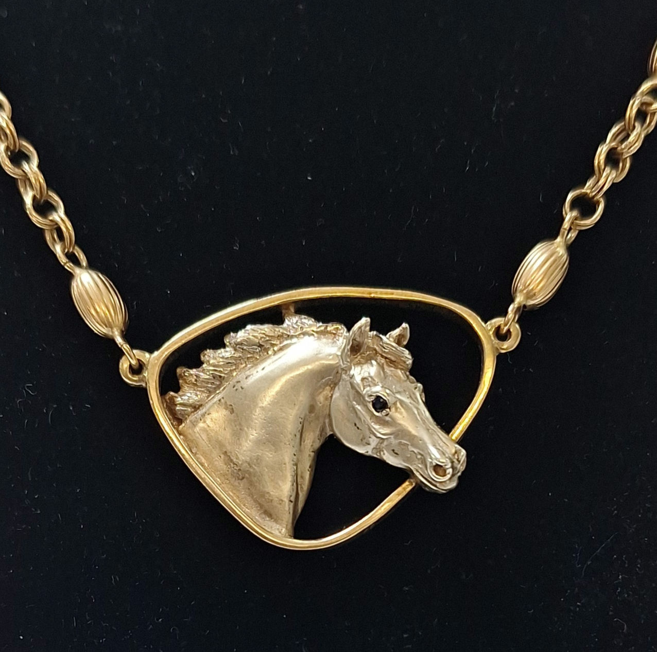 G32.  9ct Harriet Glen Horse necklace 