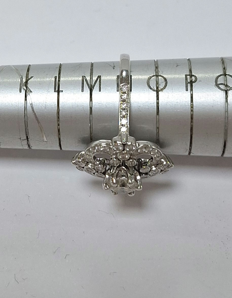 Thumbnail: G128.  18ct White Gold Diamond Ring 