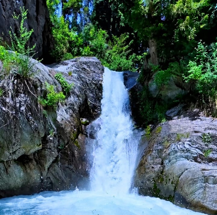 Dardpora Waterfall