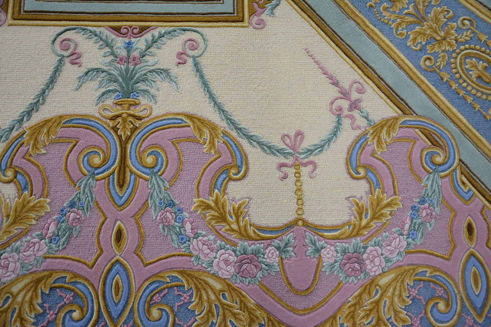 Thumbnail: Macro of the dual-texture relief contrast highlighting the palace architectural lines.