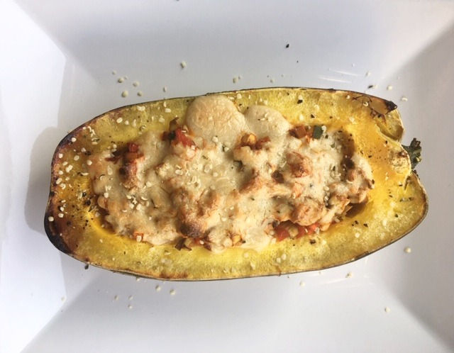 Gefüllter Spaghettikürbis aus dem Ofen