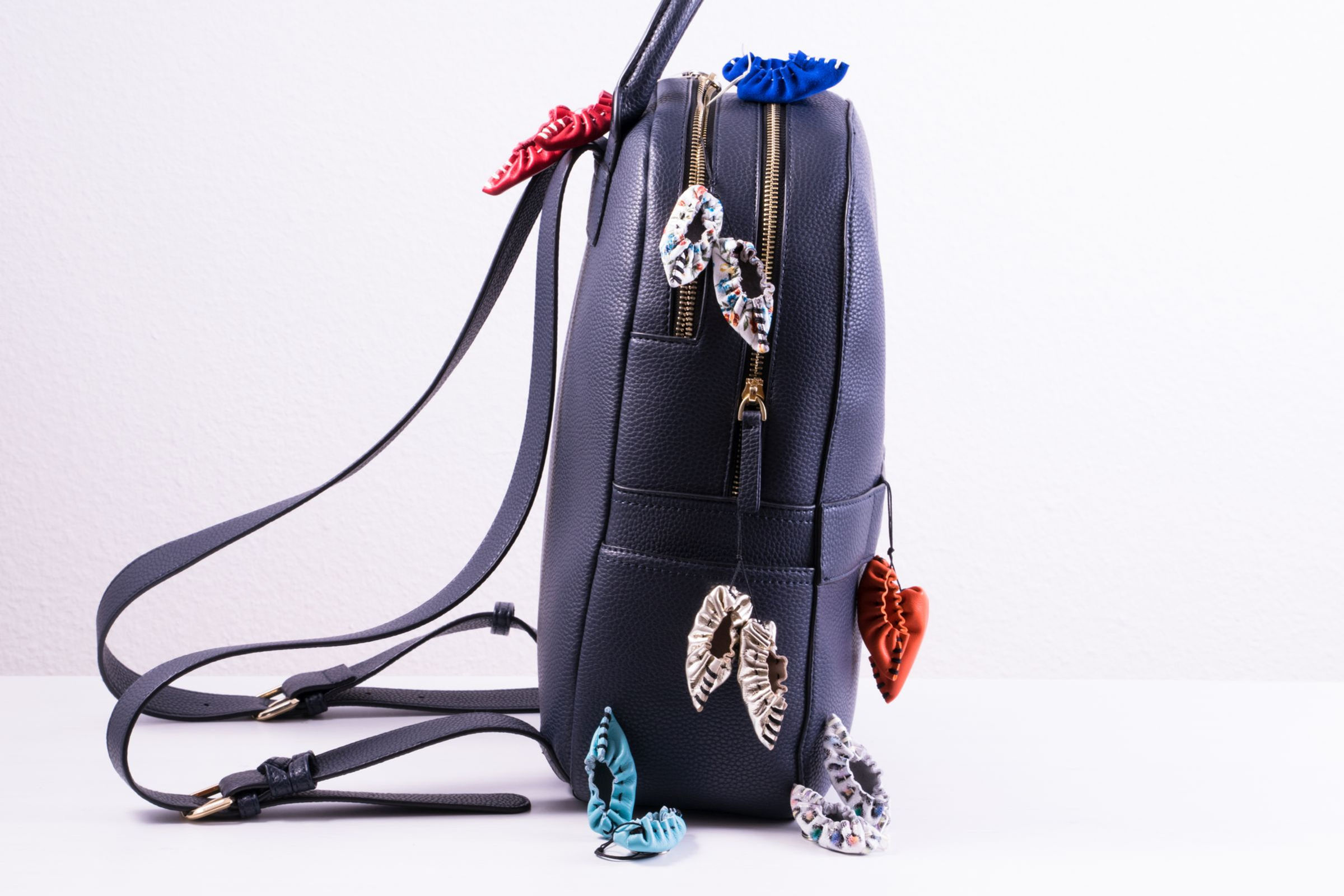 Dichis pentru geantă - opincuțe decorate