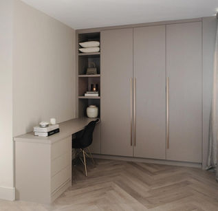 Kast voor op uw werkplek in huis.
Burokast ontwerp, werkplek thuis