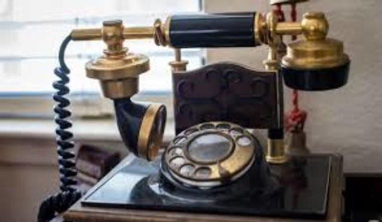old phone.jpeg