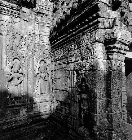 Angkor Wat Temple, Cambodia-2.jpg
