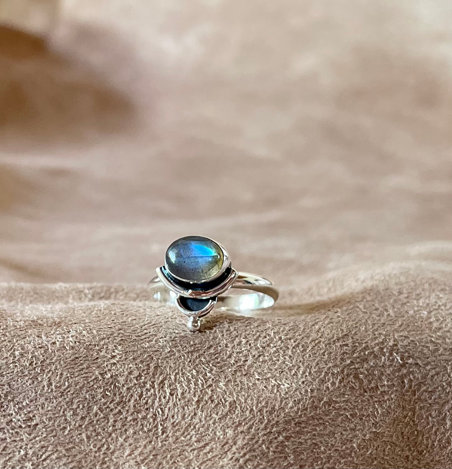 TOLA small - labradorite