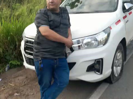 Este es el estado  de muchas  vías en el país. Huecos  que causan accidentes  lamentables.