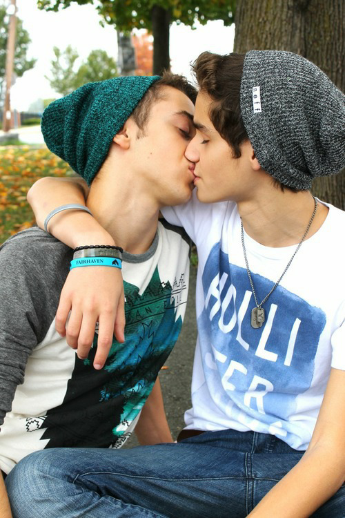 Teen Kiss Teen Kiss