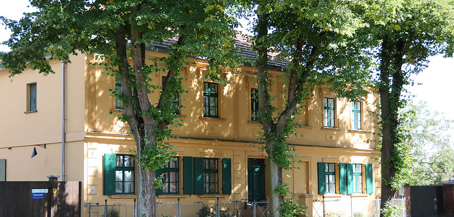 Frontansicht Luckehof-low.jpg