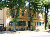 Frontansicht Luckehof-low.jpg