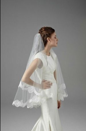 abito da sposa velo fingertip pizzo