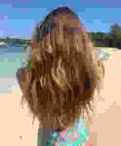 Lorena Rae beachwaves hairstyle by Elisa Rampi