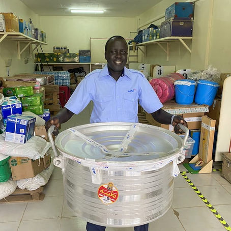 A Plane Full of Cooking Pots!