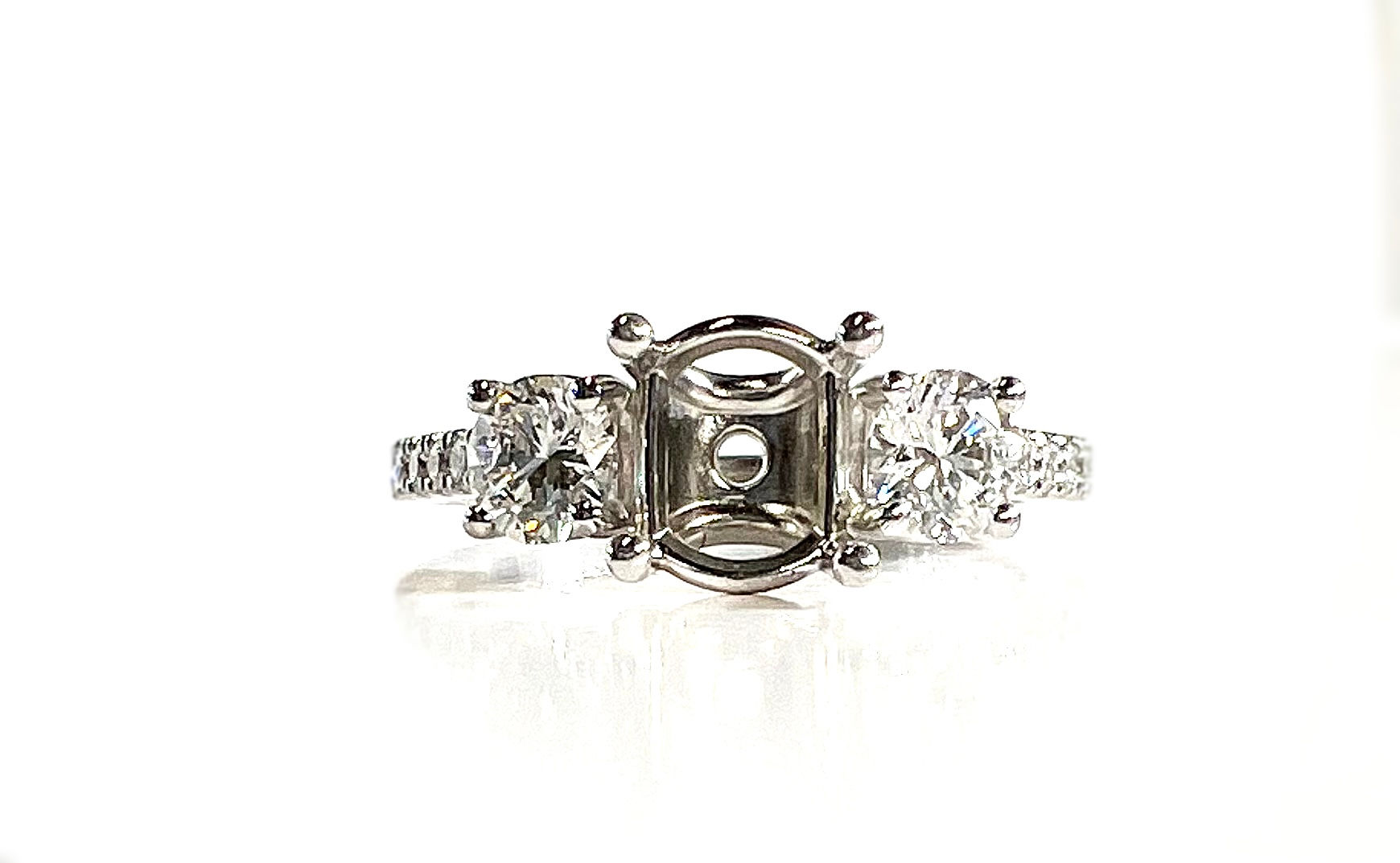 0.90 CT Lab Grown Diamond Semi-Set Engagement Mounting Ring