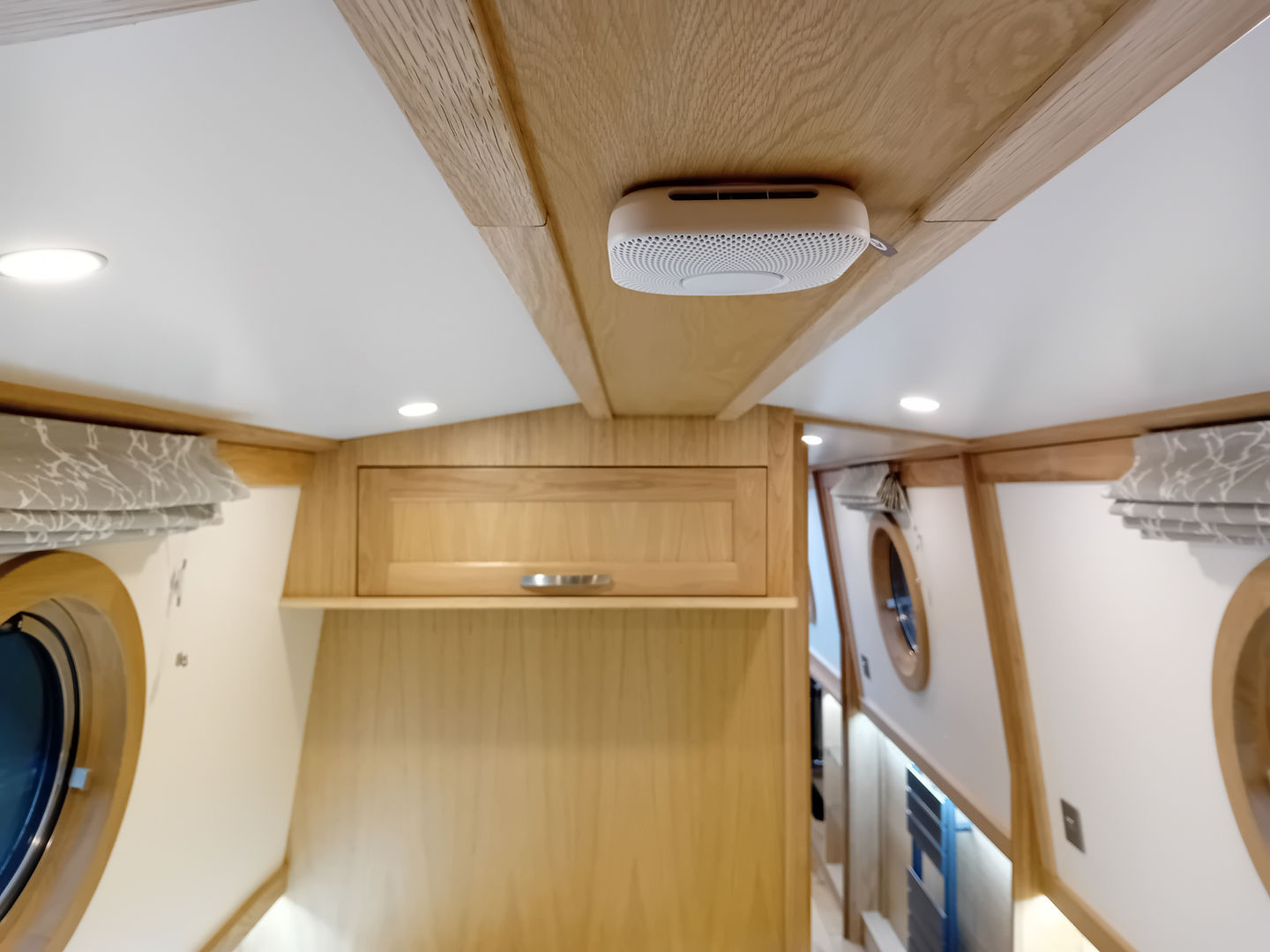 Overhead locker