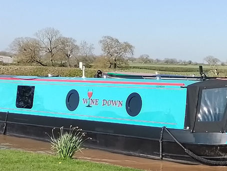 Revitalise Your Narrowboat with Knights Narrowboats Premium Painting Services
