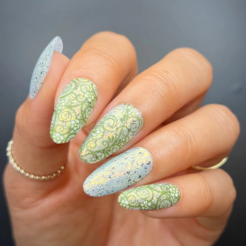 Thumbnail: Floral Swirls (M472) - Nail Stamping Plate