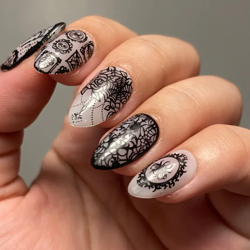 Thumbnail: Gothic Grandeur (M515) - Nail Stamping Plate