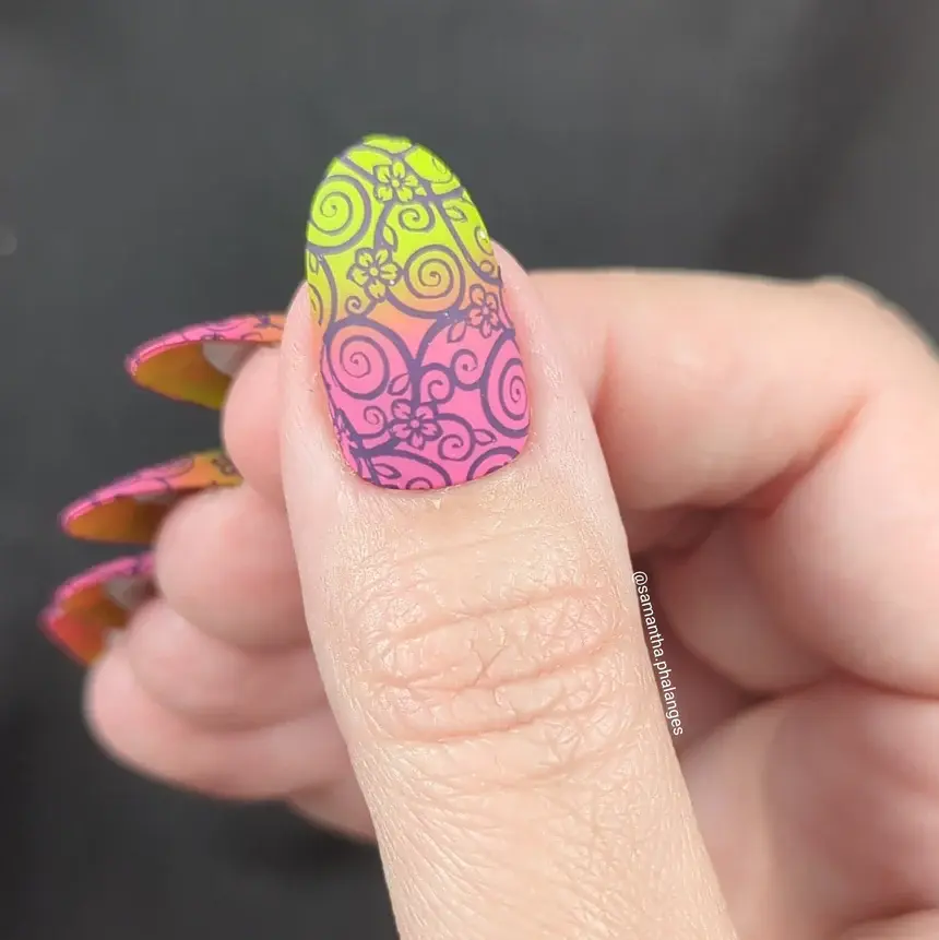 Thumbnail: Floral Swirls (M472) - Nail Stamping Plate