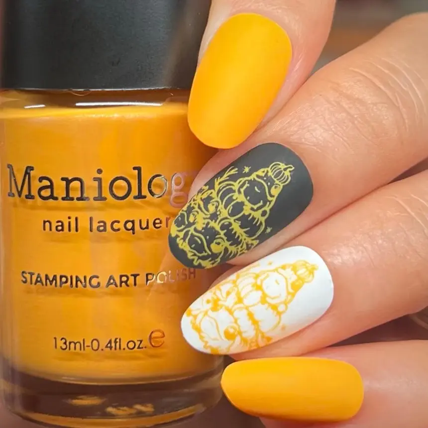 Thumbnail: Withered Beauty: Twisted Patch (B560) - Orange Pearl Cream Stamping Polish