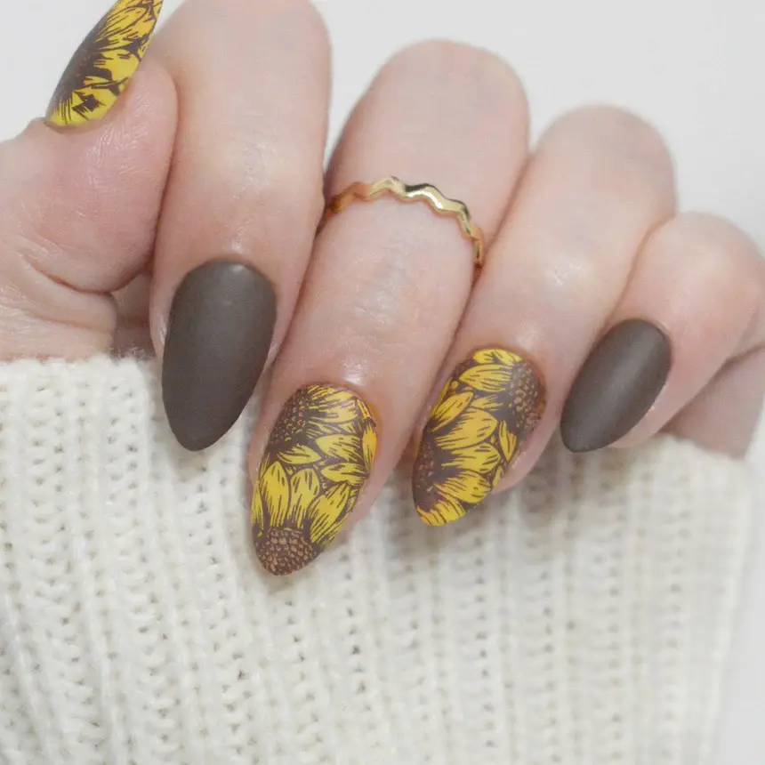 Thumbnail: Sunflower Fields (M602) - Nail Stamping Plate