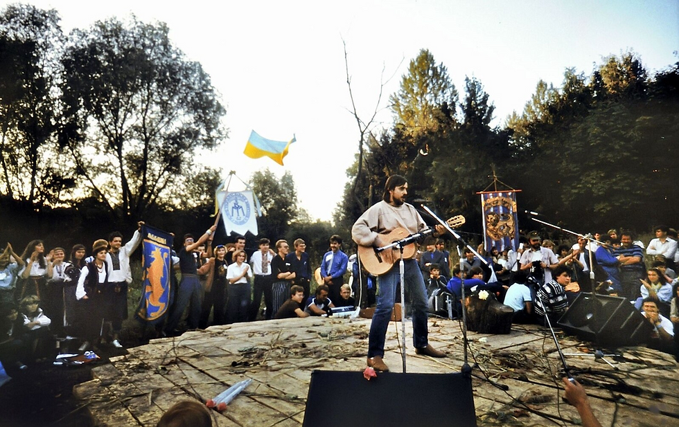 Український бард Андрій Панчишин на одному із майданчиків авторської пісні. Джерело: Радіо Свобода