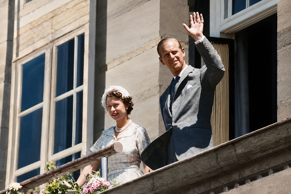 Colourised image of Queen Elizabeth II and Prince Philip c.1954 on the balcony of the Masonic Hotel, Gisborne NZ