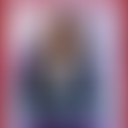 Angela Kosta shkrimtarja dhe gazetarja që frymëzon.