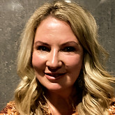 Suz headshot_edited.jpg