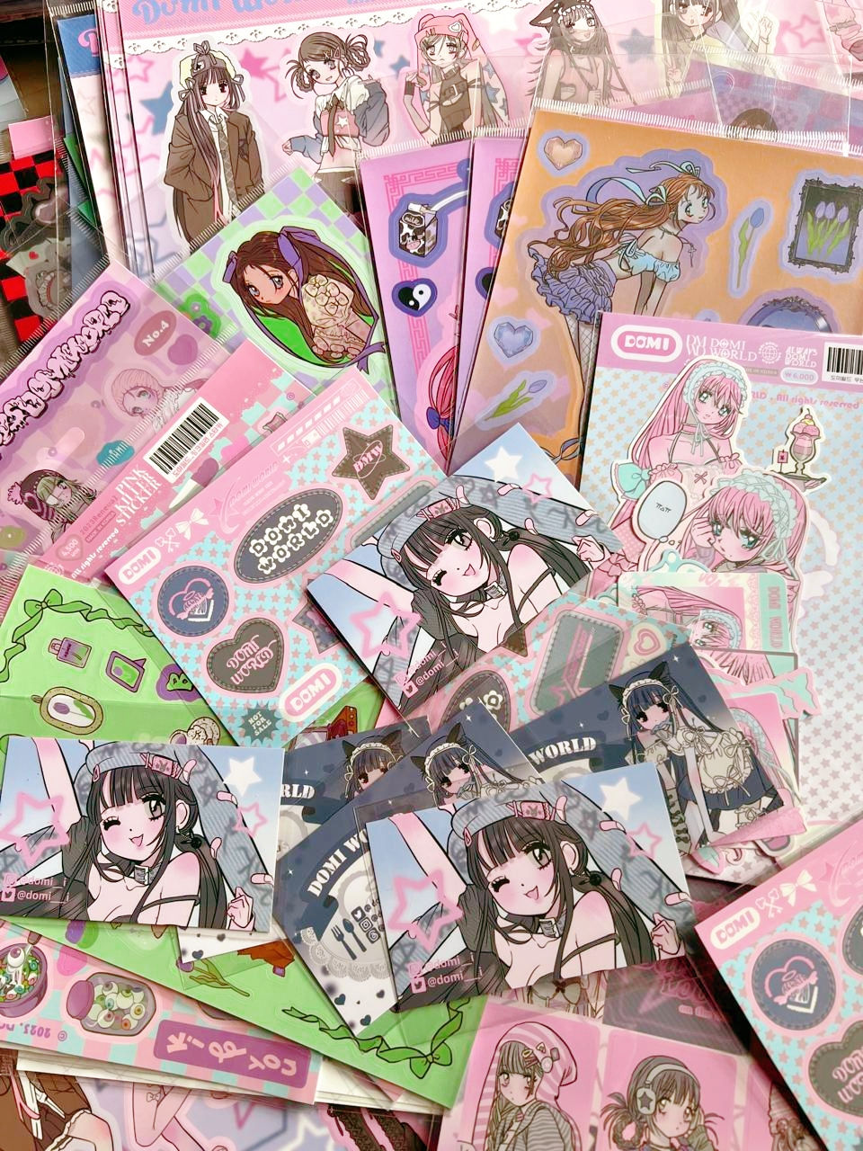 Thumbnail: Domi World 10 Random Sticker Pack 