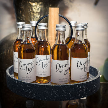 huwelijksfotograaf die huwelijken fotografeert in de ruime regio van Putte, Mechelen, Lier, Heist op den berg en Tremelo. Op zoek naar een professionele fotograaf? Dan ben je bij fotografie Karin De Vocht aan het juist adres. 