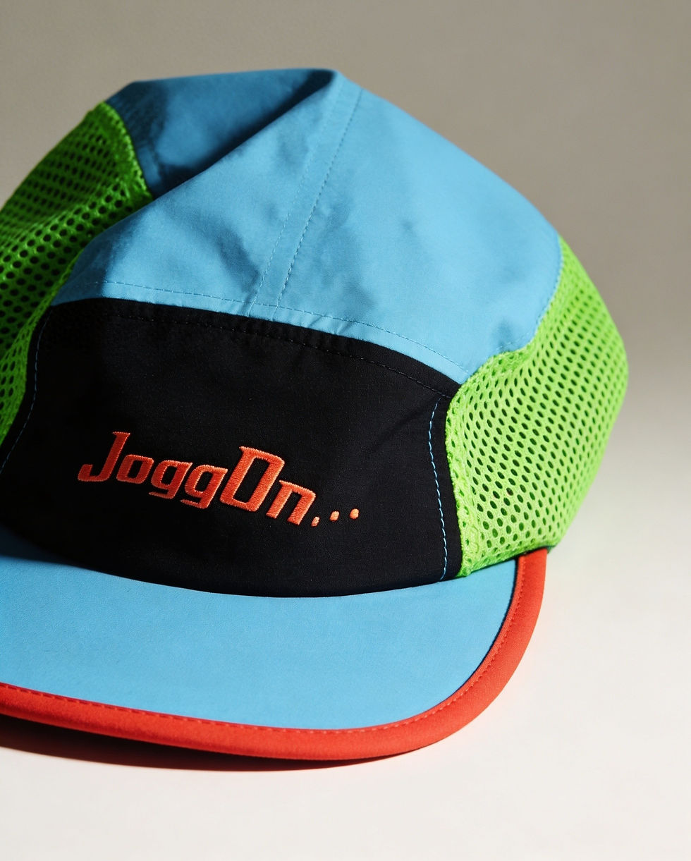 Colourway cap with JoggOn logo and lime green mesh.