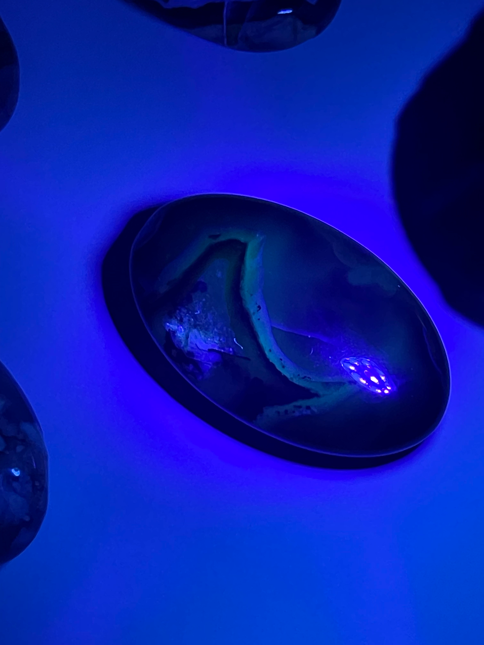 Thumbnail: Volcano Agate Palmstone (UV reactive)