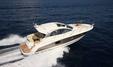 Noleggio barche e yacht in Sicilia – Tour ed escursioni in barca a Siracusa, Taormina, Marina di Ragusa e Marzamemi. Esperienze uniche di charter e sailing boat nel cuore del Mediterraneo.
Boat and yacht rental in Sicily – Tours and boat excursions in Siracusa, Taormina, Marina di Ragusa, and Marzamemi. Unique charter and sailing boat experiences in the heart of the Mediterranean.